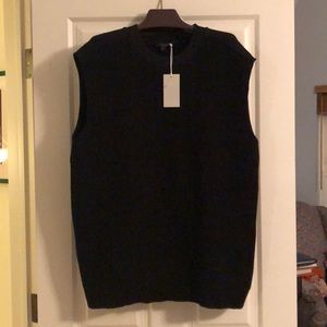 Sweater vest - new with tags ! Super chic